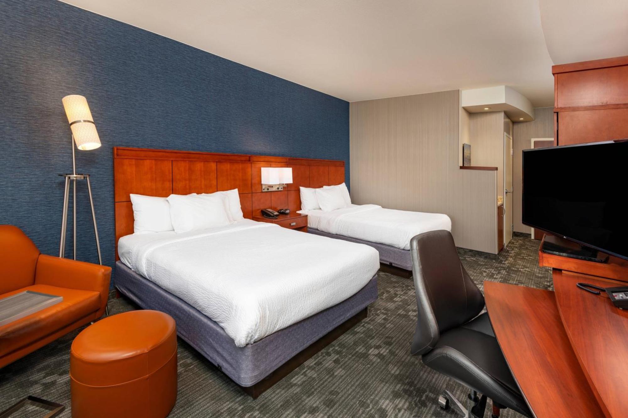 Queen Room Two Queen Beds Hearing Accessible